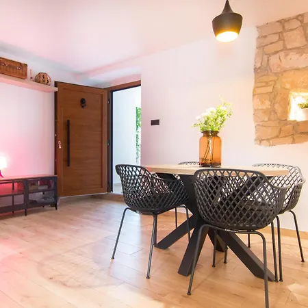 Patalino Appartement *